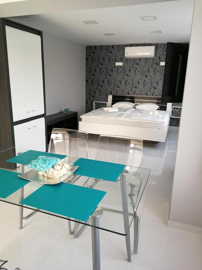 ميسكولك Aqua Solar Apartmanhaz المظهر الخارجي الصورة