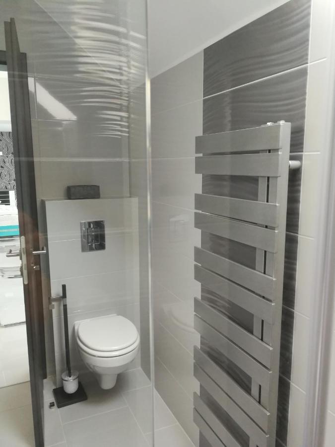 ميسكولك Aqua Solar Apartmanhaz المظهر الخارجي الصورة
