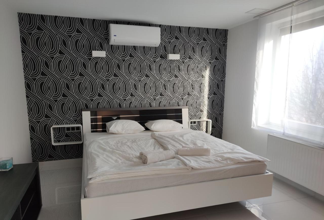 ميسكولك Aqua Solar Apartmanhaz المظهر الخارجي الصورة